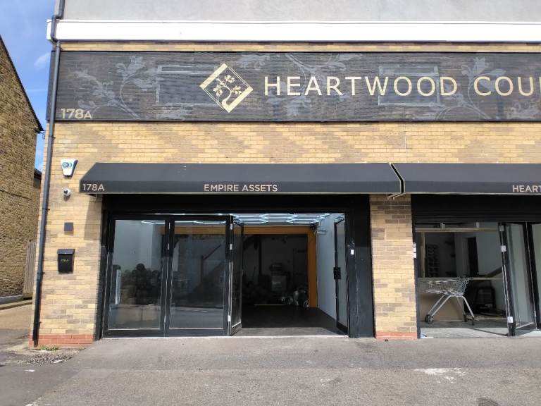 Large Shop Very Busy Area Available Now All Bills Included