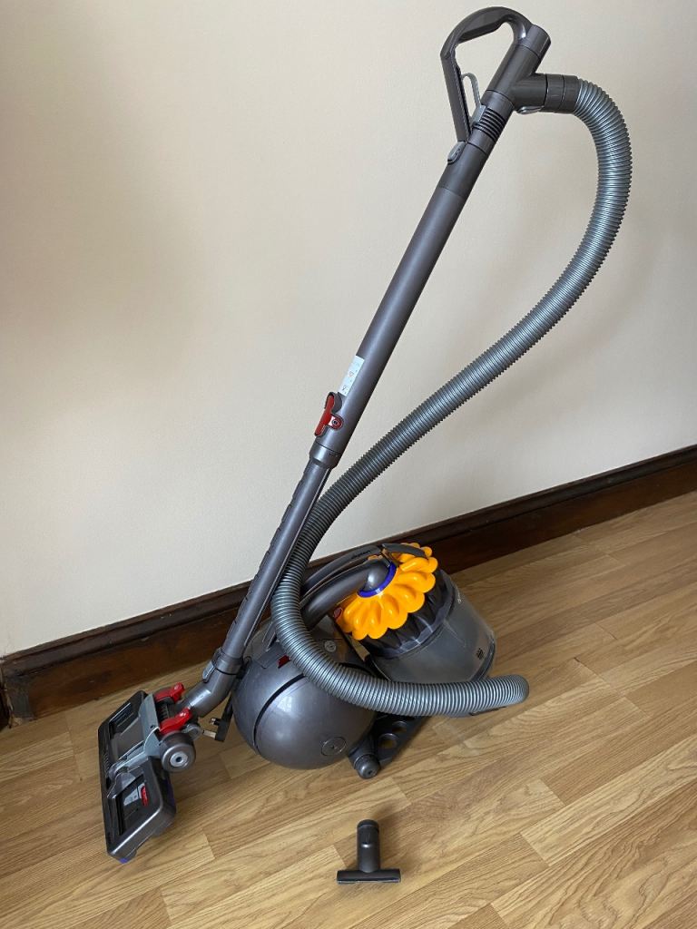 Dyson vacuum cleaner- fully working 