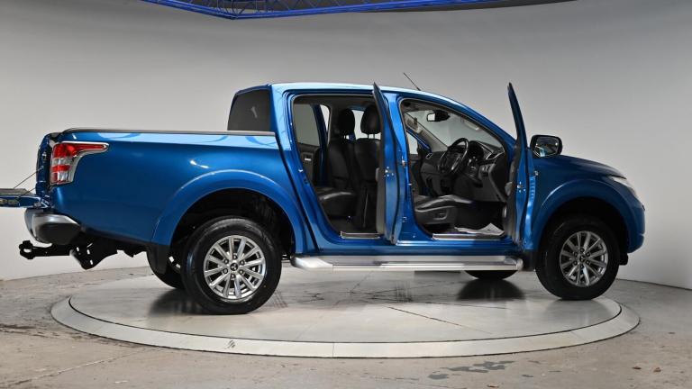 2019 Mitsubishi L200 2.4 DI-D DC Barbarian 4WD Euro 6 4dr PICK UP Diesel Manual