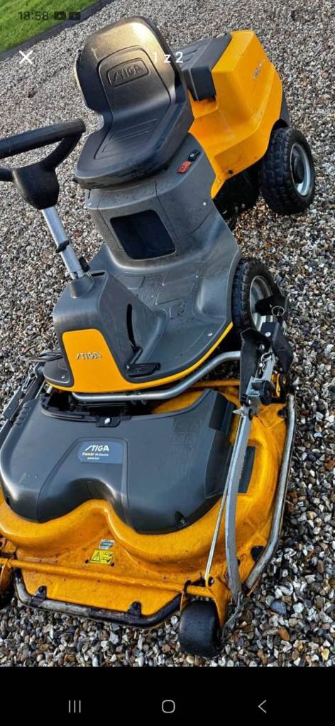 Ride on lawn mower. Stiga Park 220. 2016 .Electric Quick Flip.