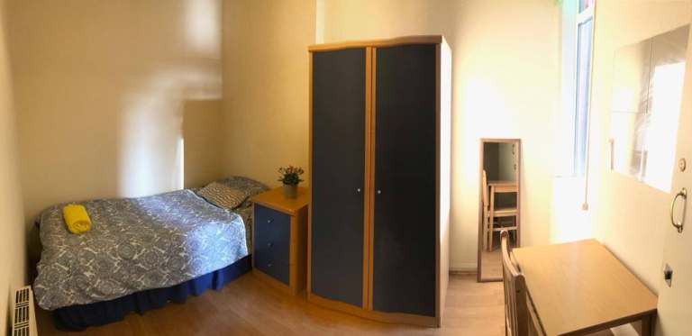 A spacious and bright room to rent in Cricklewood on Anson Road.