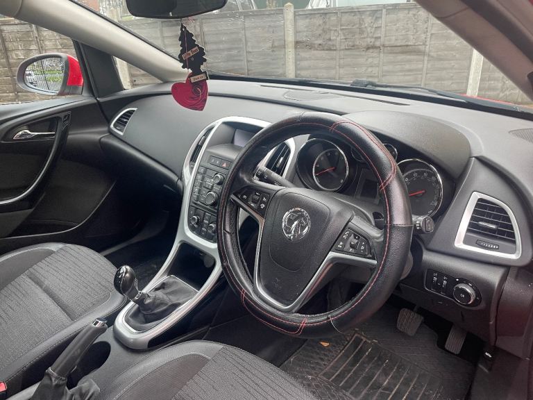 VAUXHALL ASTRA 1.4 EXCITE 120k 15 REG 5 DOOR