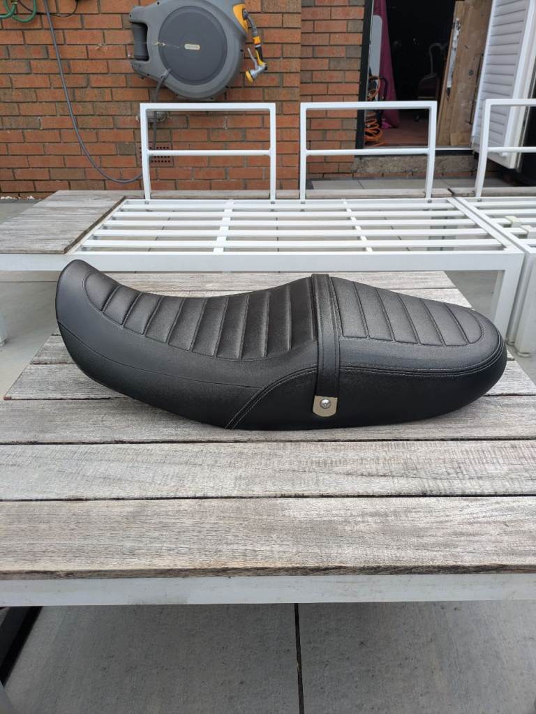Kawasaki Z900rs Cafe Seat original tools included