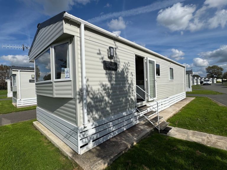 Cheap Pre-Loved Static Holiday Home Caravan Sussex