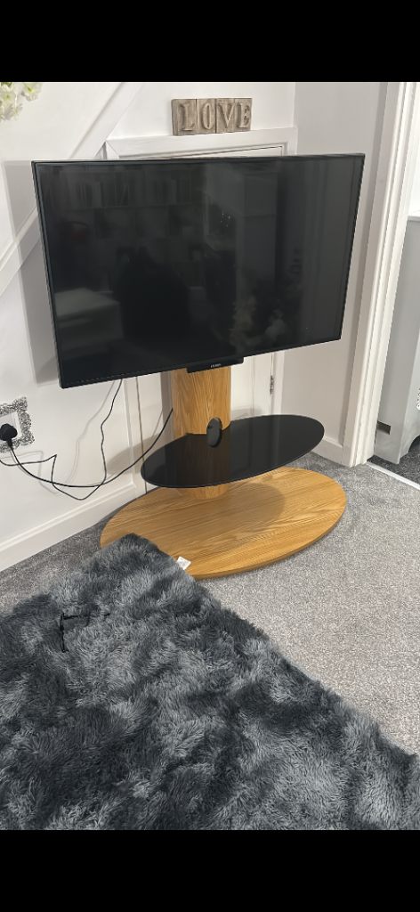 TV Stand with Mount Good Condition