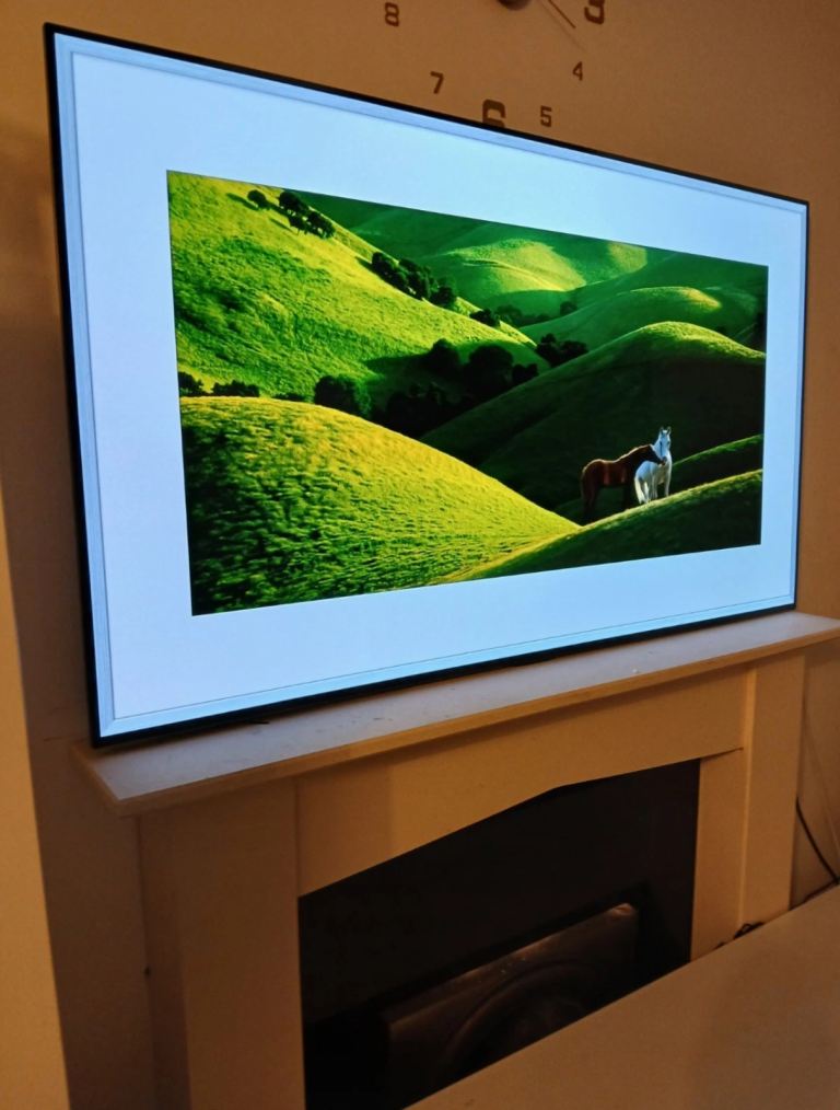55” LG OLED 4K ultra smart TV NO SCREEN BURN 