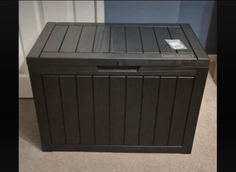 Olsen & Smith Black Plastic 170L Outdoor Storage Box - NEW & Lockable