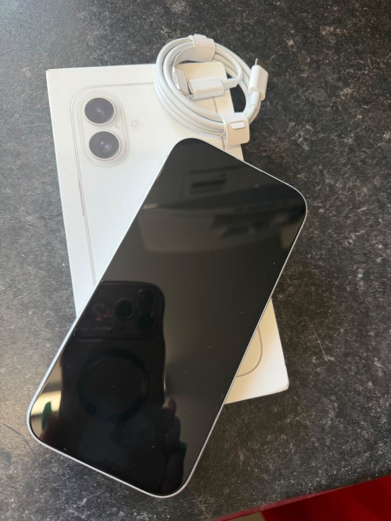 Apple iPhone 16 White – As Good As New
