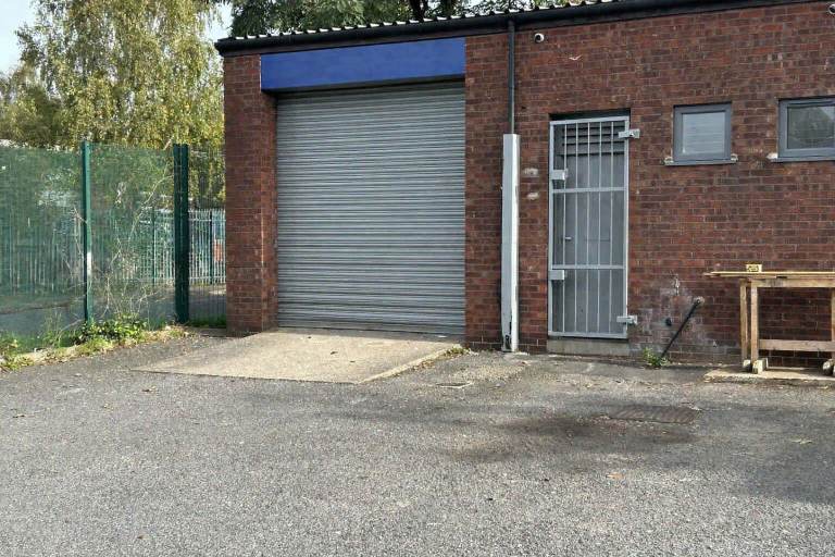 INDUSTRIAL Unit TO LET 914.5 ft2  *No rates*