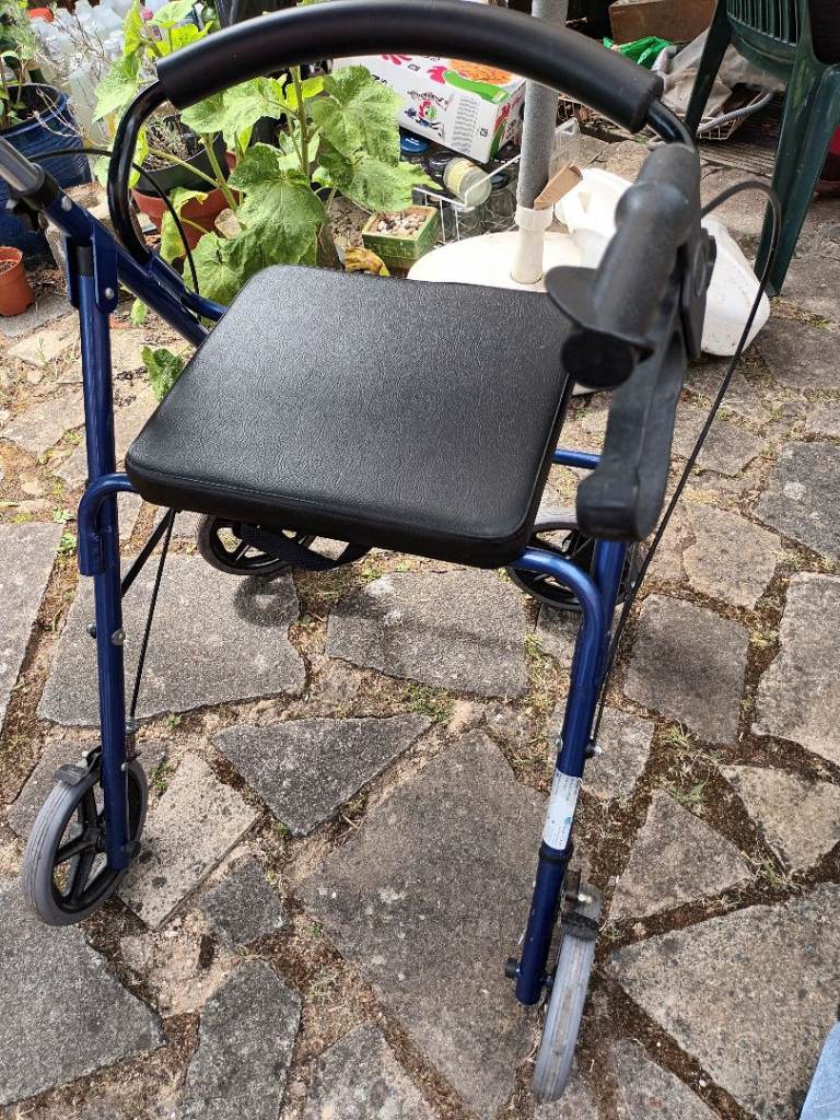 Mobility Walker with Seat – Good Condition. Rollator