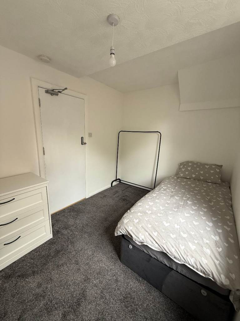 A lovely room available to rent - ALL BILLS INCLUDED!!!