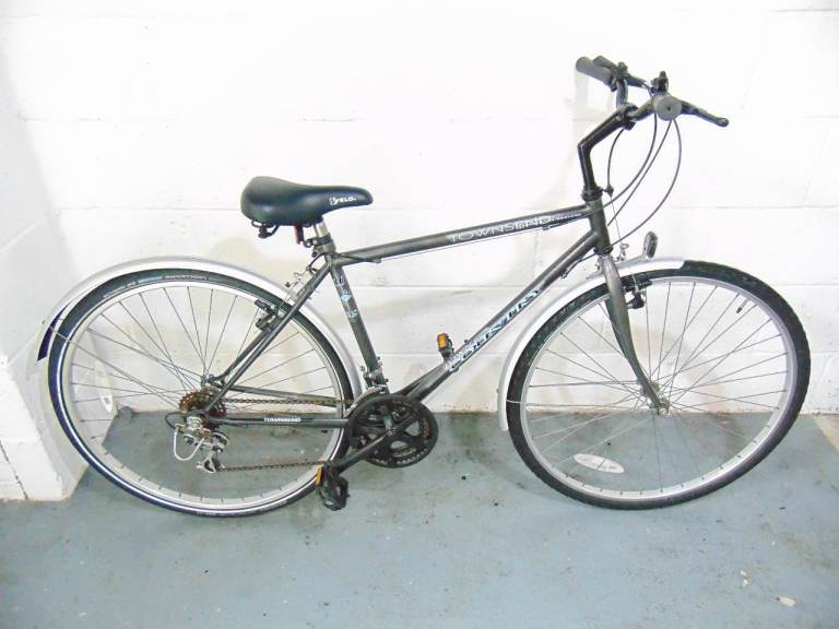 Townsend Town & Country (18 inch frame) Hybrid Bike (puncture proof tyres) (free local delivery)