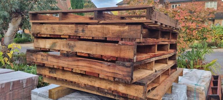 Pallets for free (at least 6 available)