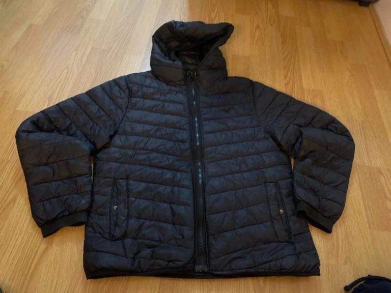Hollister puffer jacket size S