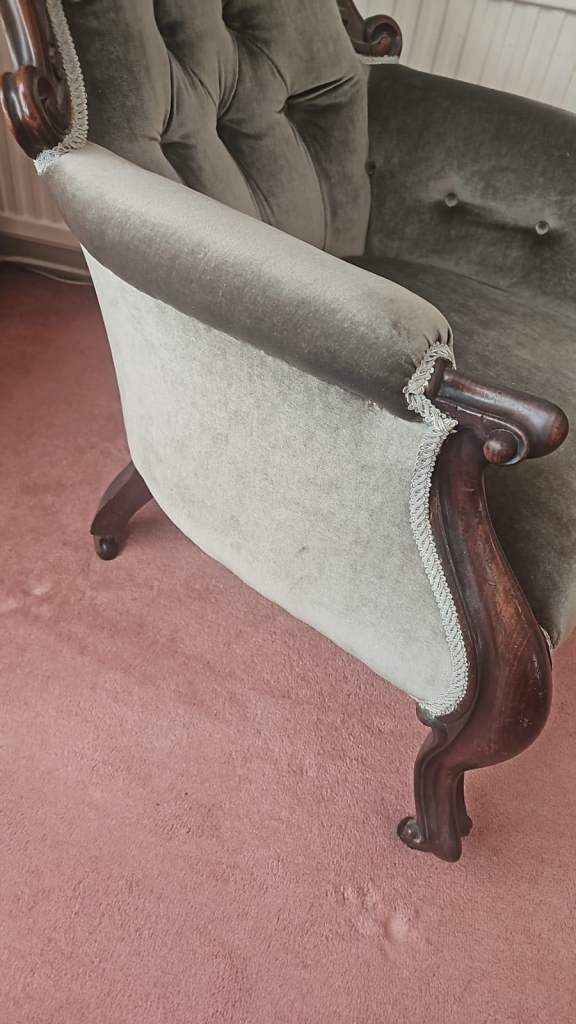 Vintage mahogany Gents armchair 