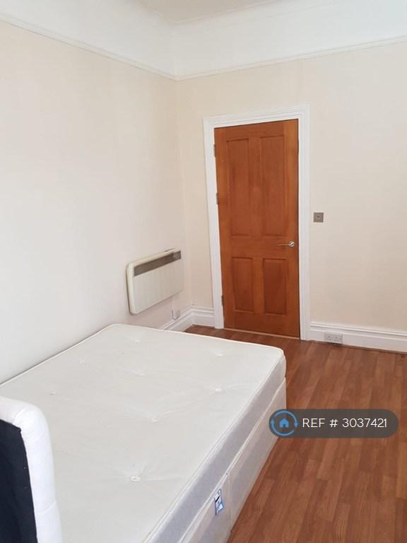 Studio flat in Leyton, London, E10 (#3037421)