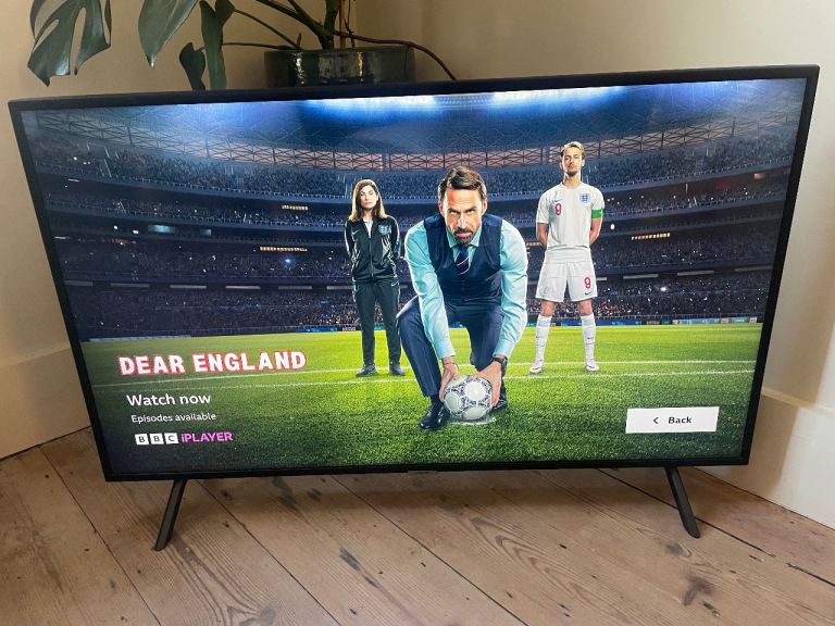 Samsung UE43NU7120 43-inch Smart TV DEAD PIXEL LINE & SCRATCHES