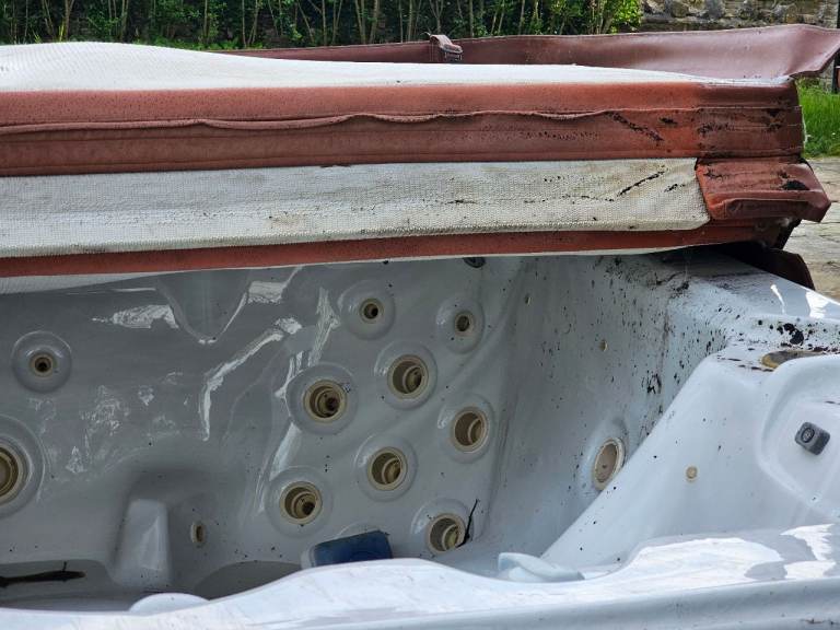 Free Hotub 