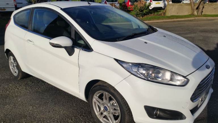 *!*TIMING BELT REPLACED*!* 2013 Ford Fiesta 1.25  **FULL YEARS MOT** **£35 ROAD TAX** FACELIFT MODEL
