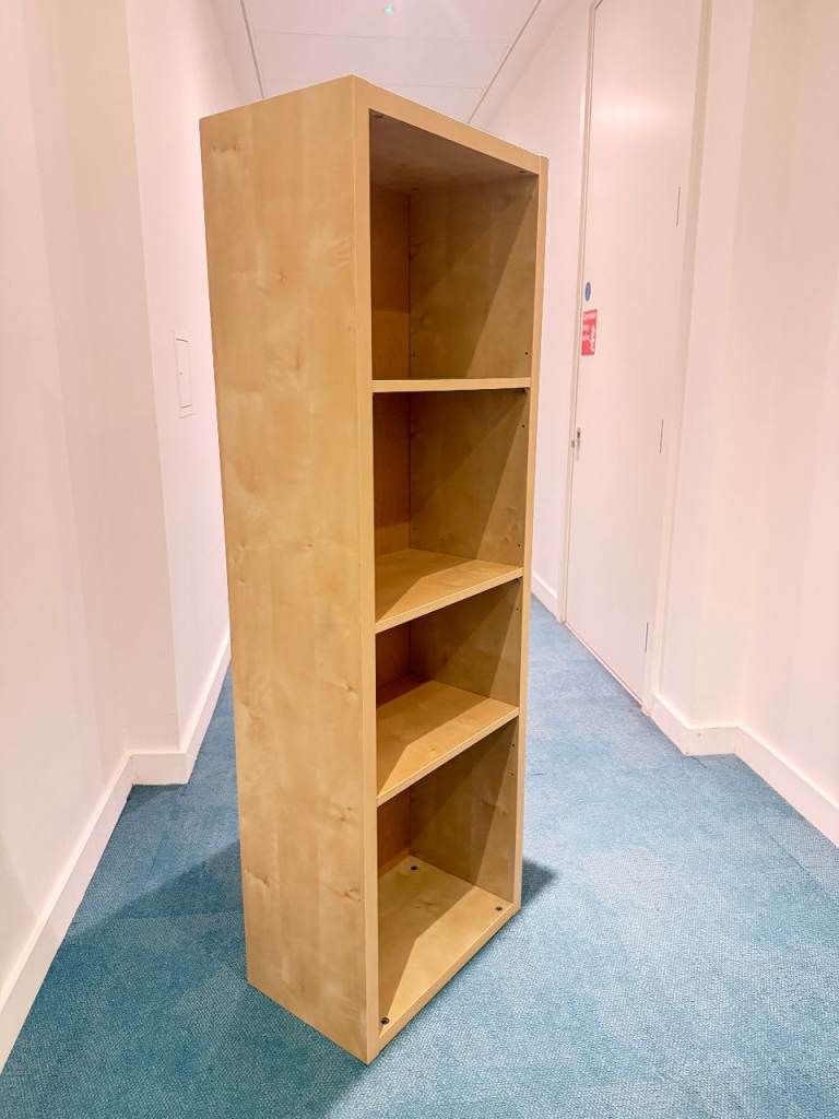 Wood Effect Bookshelf – 3 Adjustable Shelves – 148cm Tall – Very Good Condition