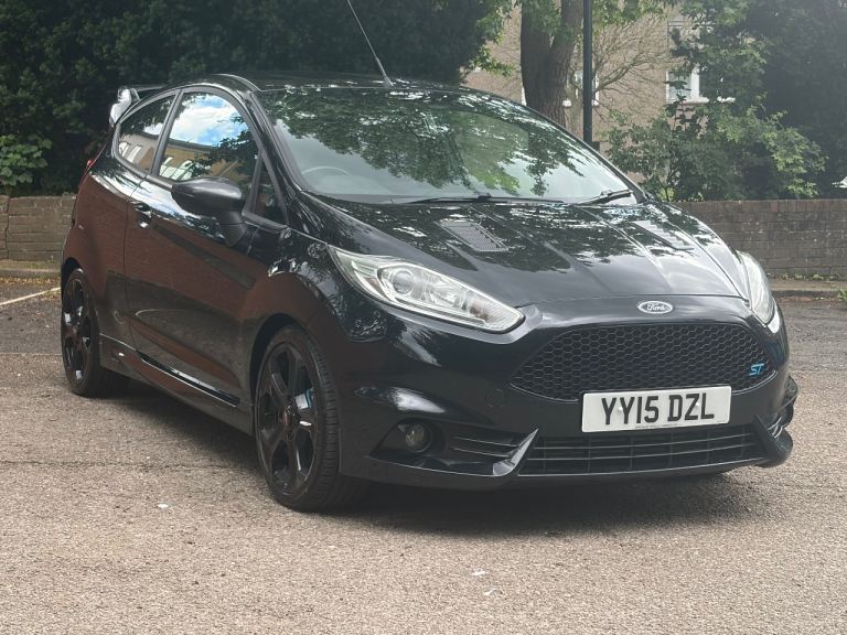 Ford, FIESTA, Hatchback, 2015, Manual, 1596 (cc), 3 doors