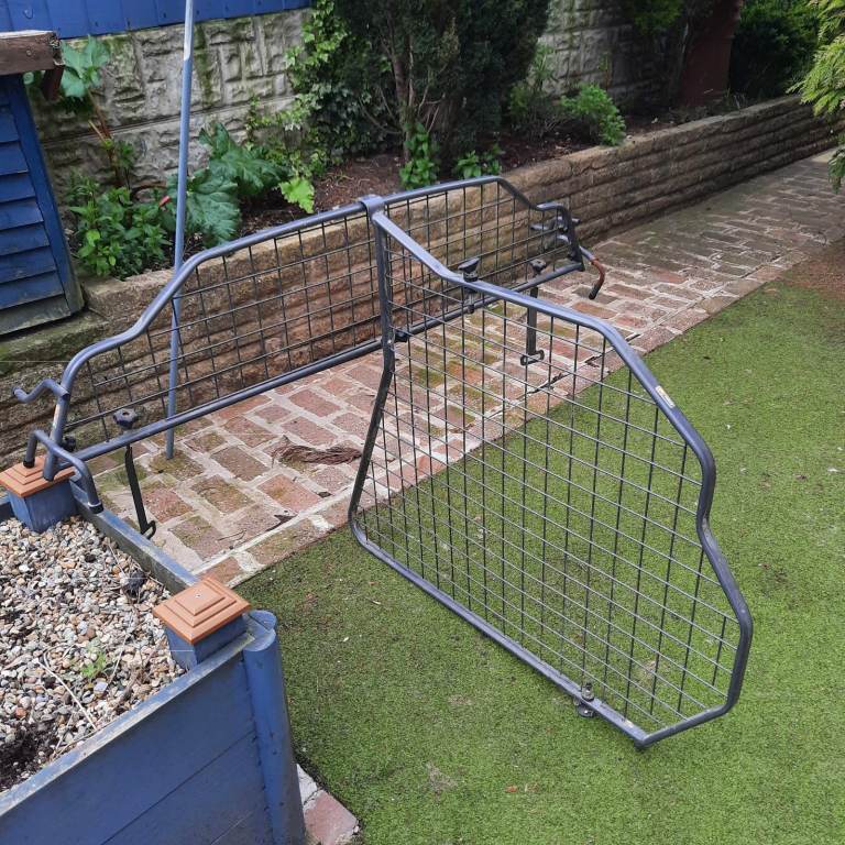 SKODA OCTAVIA ESTATE 2013-2020 DOG GUARD AND DIVIDER