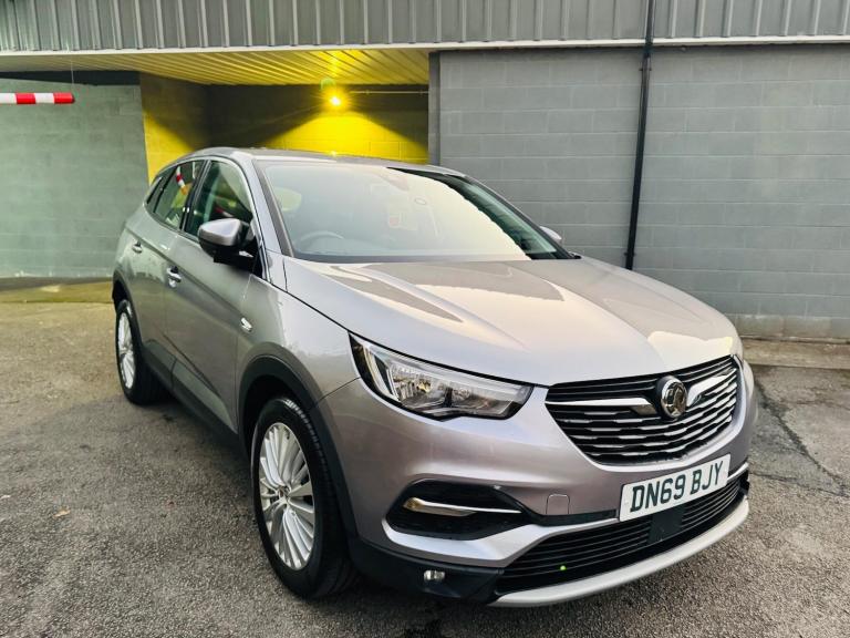 2019 Vauxhall Grandland X 1.5 Turbo D Tech Line Nav 5dr HATCHBACK DIESEL Manual