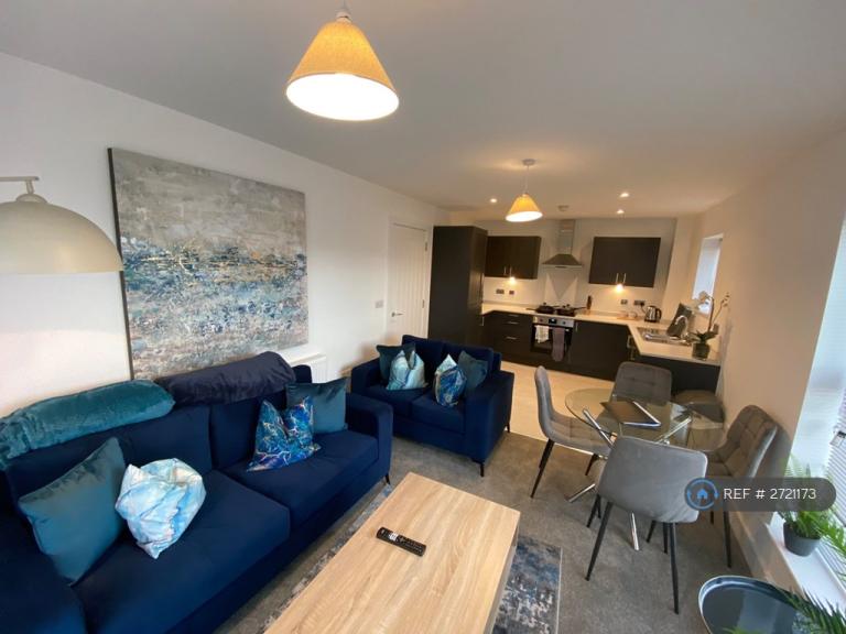 2 bedroom flat in Gospel Heights, Heswall, CH60 (2 bed) (#2721173)