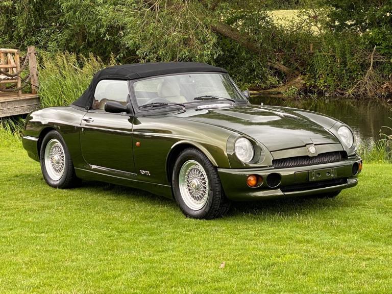 MG RV8 4.0 CONVERTIBLE WOODCOTE GREEN * TOP GRADE * 31000 MILES WITH 12 SERVICE 