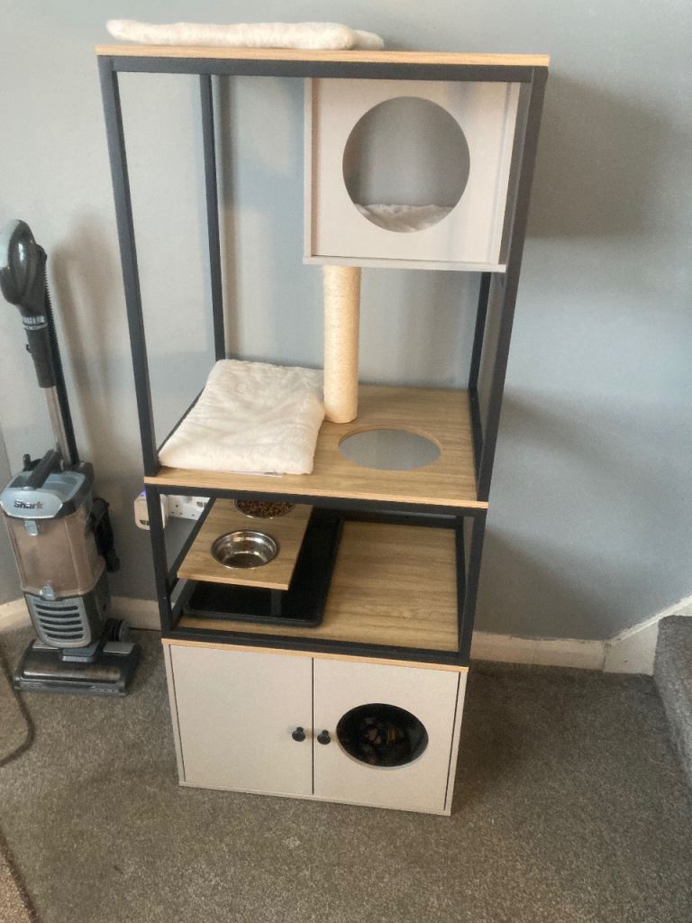 Cat tree tower with storage Perfect condition