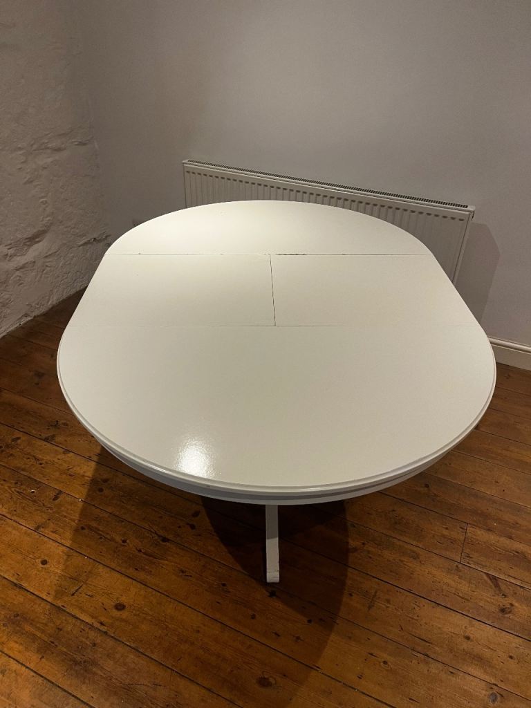Free White Extendable Dining Table – Good Condition