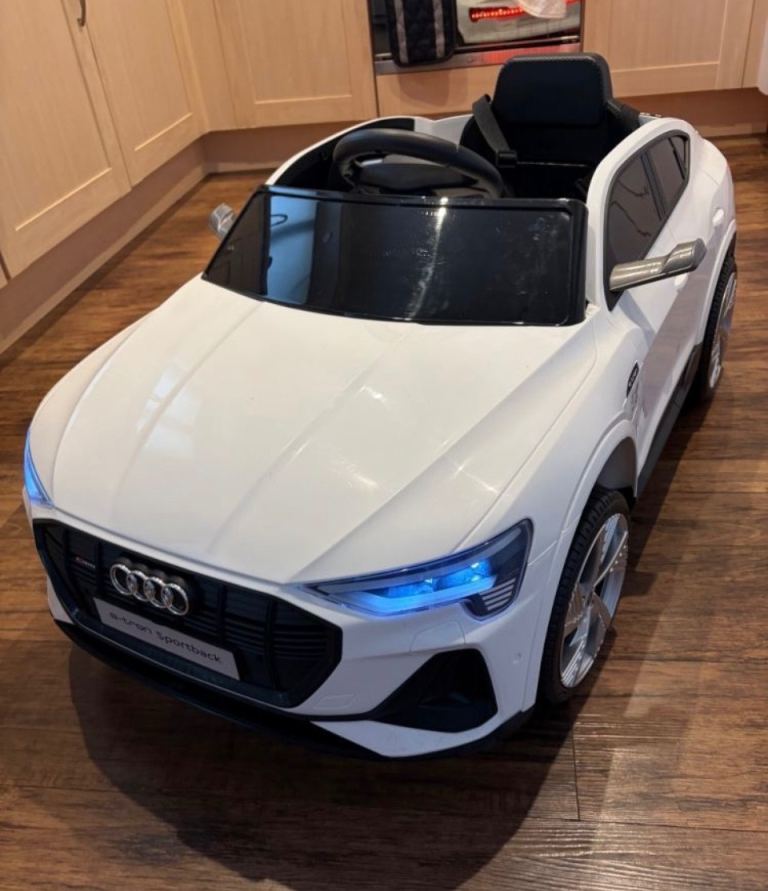Ride On Car (Audi)