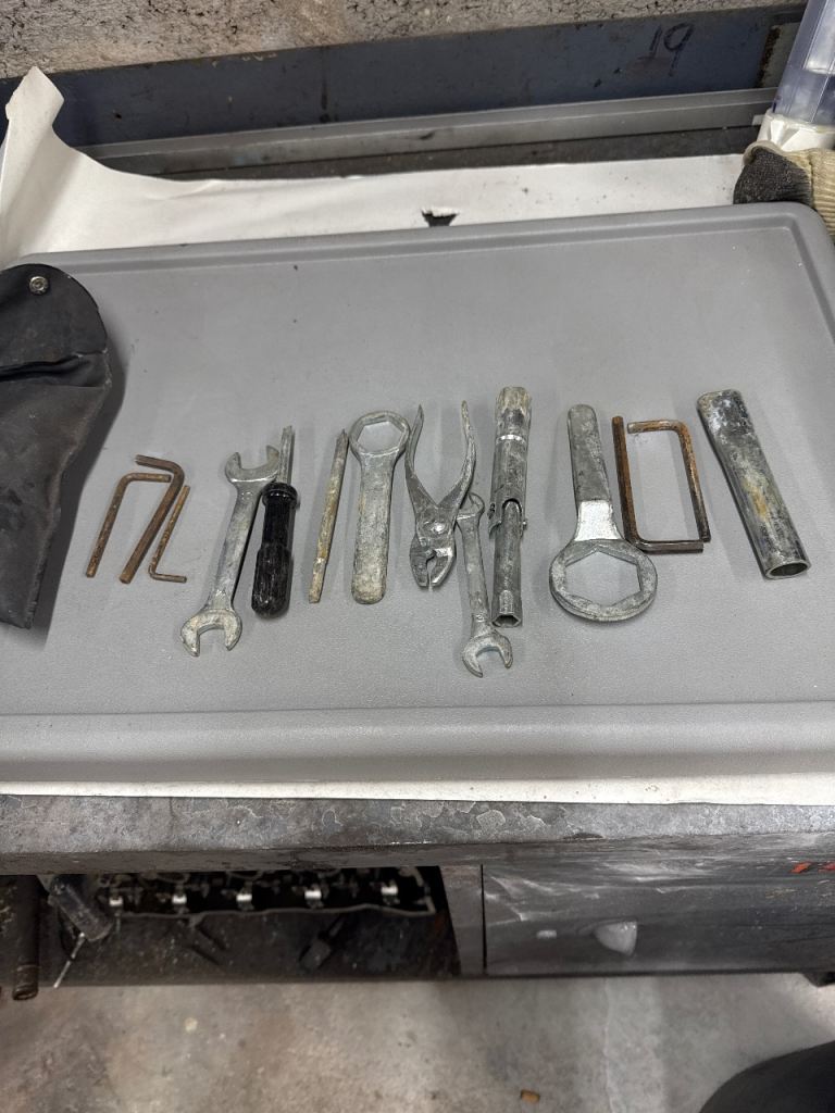 Suzuki sv1000 genuine under seat tool bag