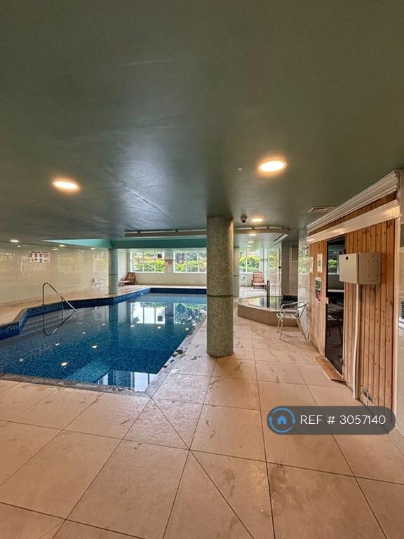 3 bedroom flat in Isle Of Dogs, London, E14 (3 bed) (#3057140)
