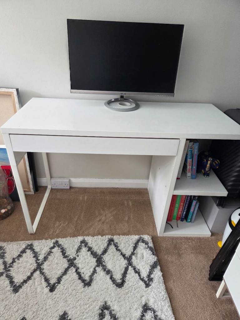 White Desk with Drawer and Shelves – Good Condition