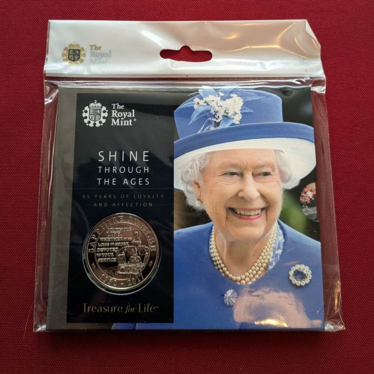 £5 FIVE POUNDS 2017 - Sapphire Jubilee *FACTORY SEALED* Royal Mint coin pack