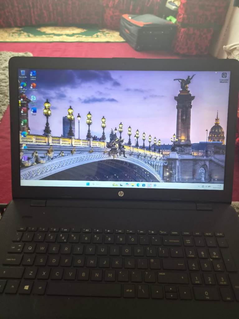 HP Laptop – Windows 11 – Large Screen