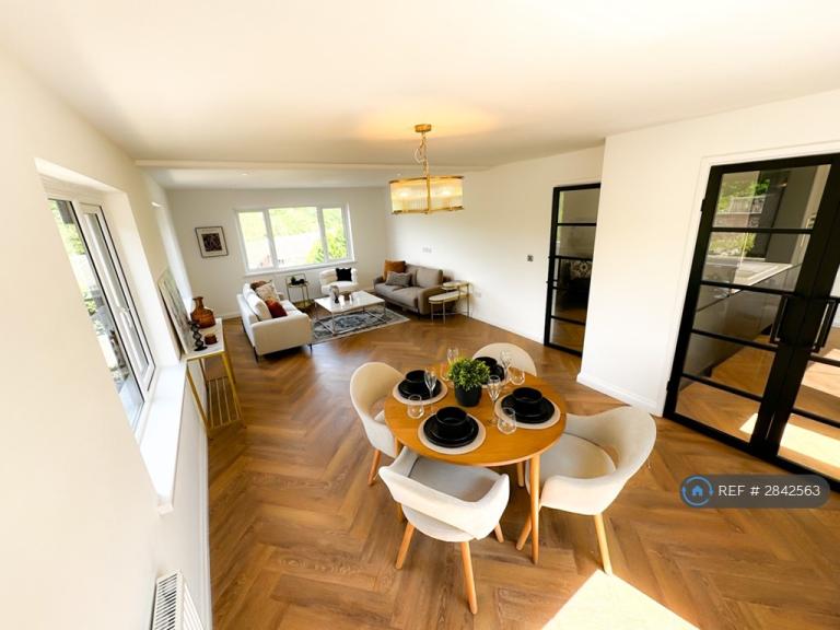 4 bedroom house in Fairleigh Pennar Lane, Newport, NP11 (4 bed) (#2842563)