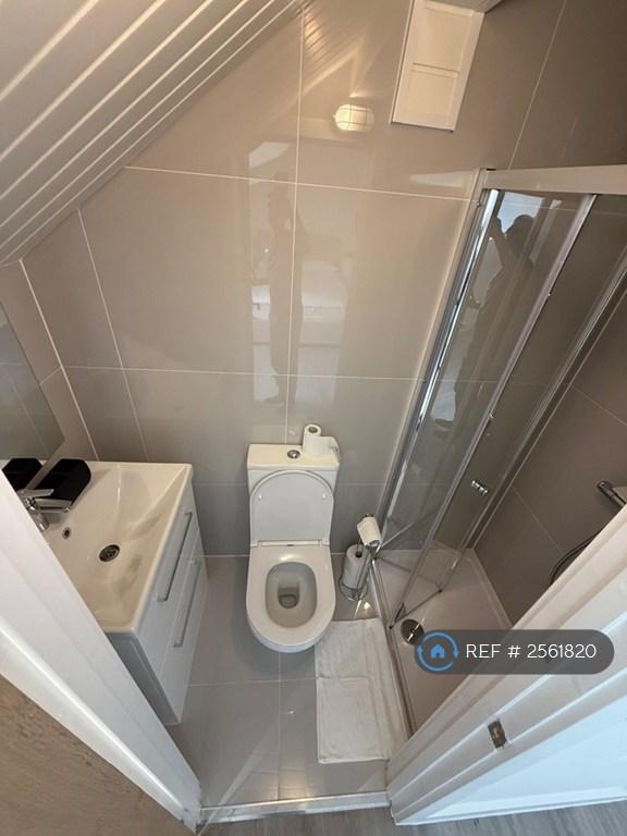 5 bedroom house in Knighton Road, Leicester, LE2 (5 bed) (#2561820)