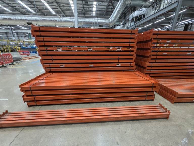 AR Pallet Racking Parcel Industrial Warehouse Heavy Duty Frames, Beams 