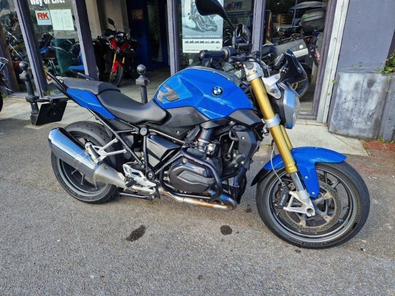 BMW R1200 R IN BLUE