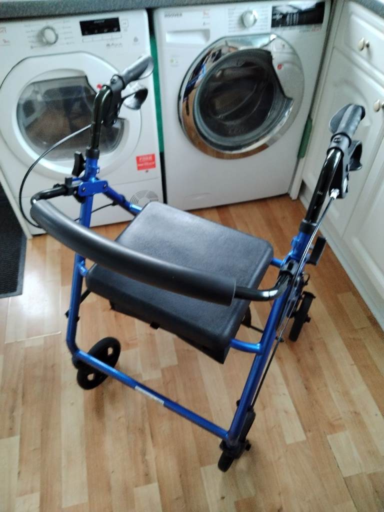 4 WHEELED MOBILITY WALKER / ROLLATOR WITH SEAT AND BASKET