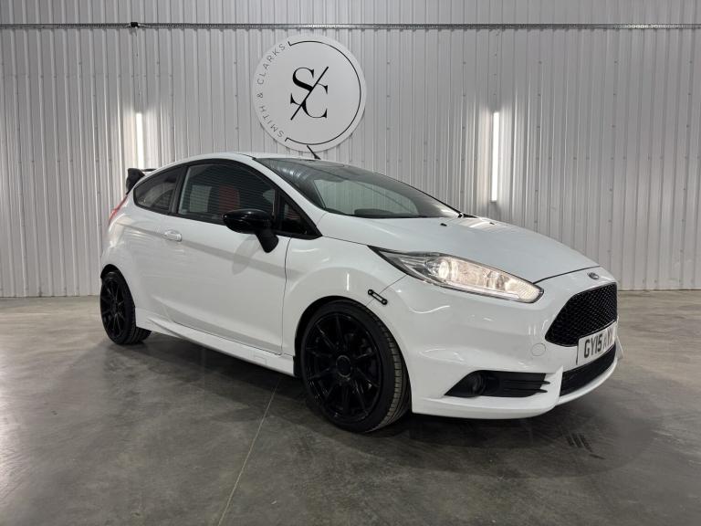 FORD FIESTA 1.6 T EcoBoost ST-3 2015
