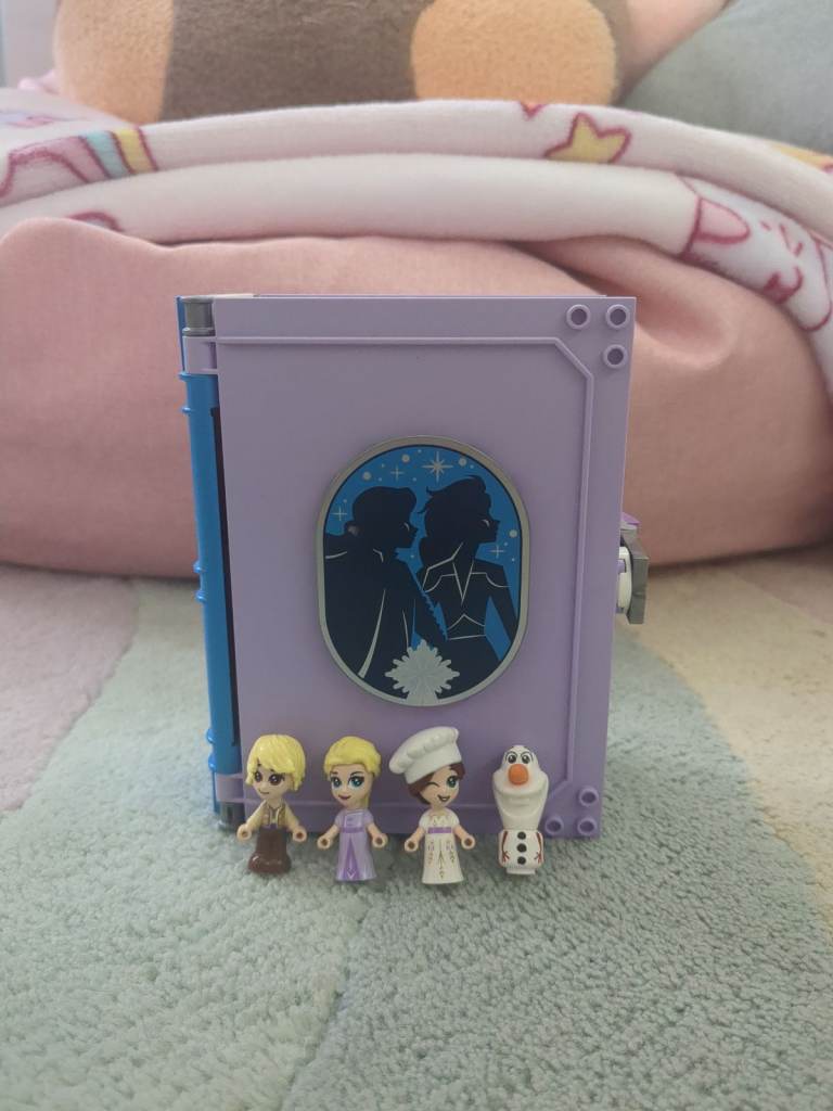 Frozen 2 Secret Diary with Mini Figures – Good Condition