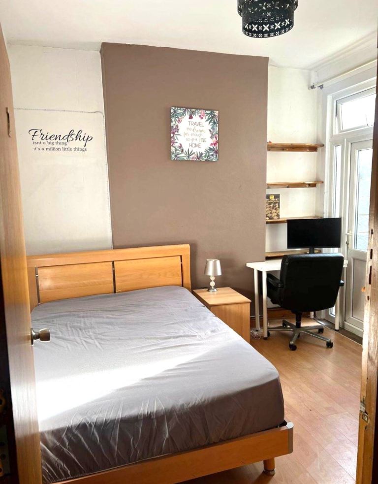 Double room including bills for single occupancy Postcode IG1 3TL