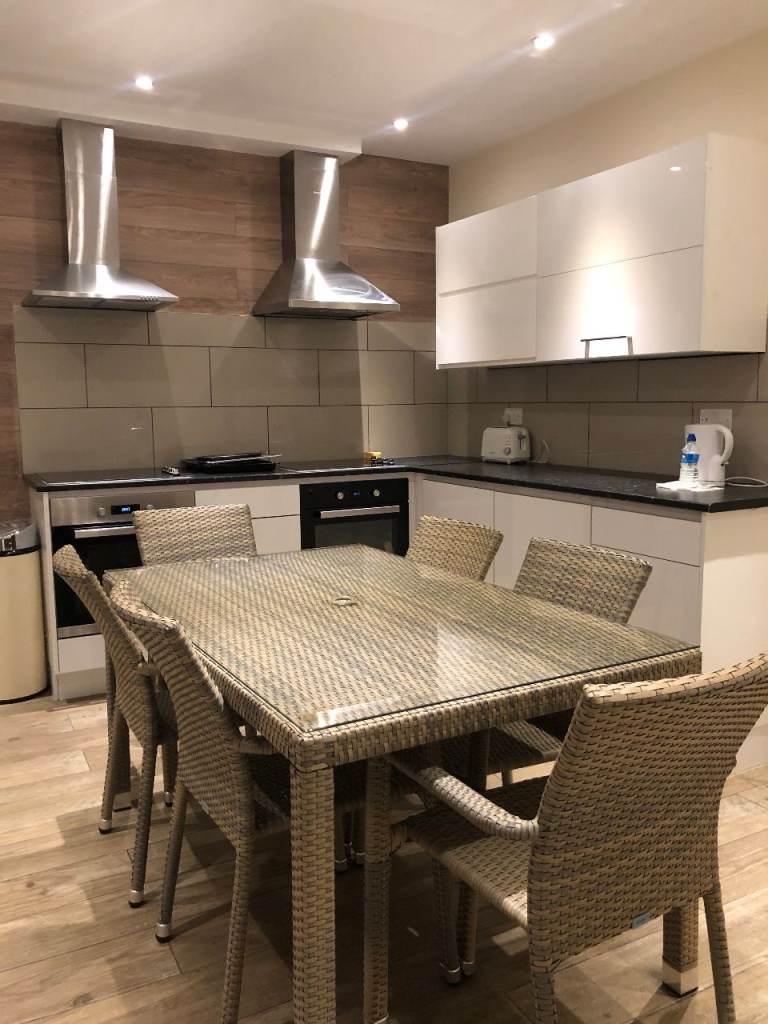 BEAUTIFUL ENSUITE DOUBLE ROOM FOR SINGLE PROFESSIONAL TO RENT IN HOUNSLOWM WEST