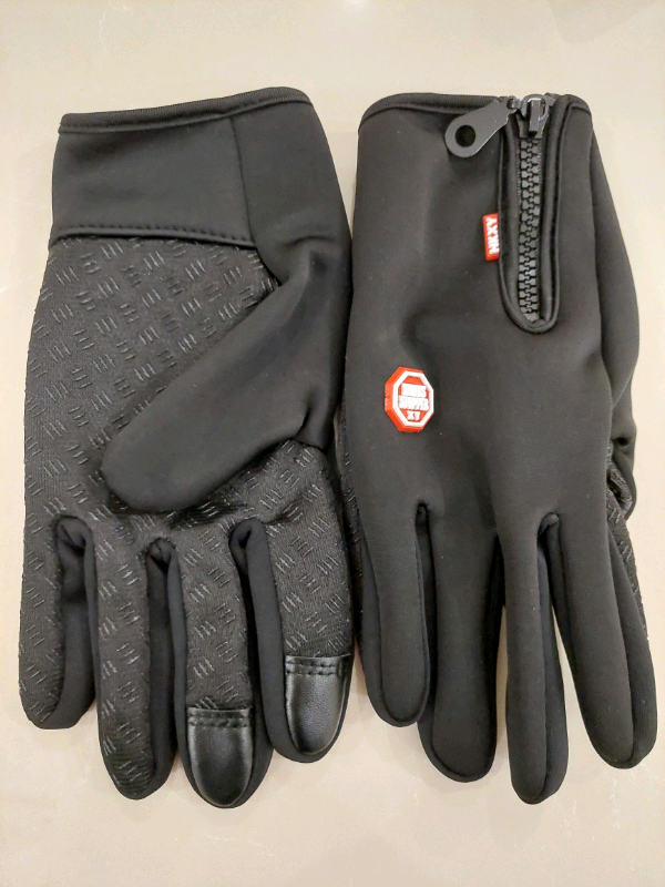image for Brand new gloves, wind and waterproof, thermal, size medium 