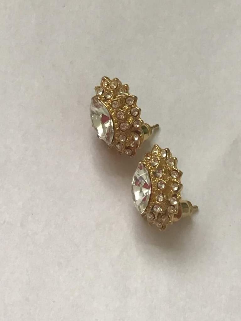 Beatiful vintage Pirced Earrings 