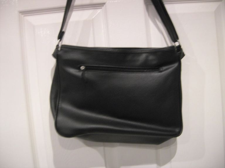 BLACK LEATHER CROSSOVER BAG