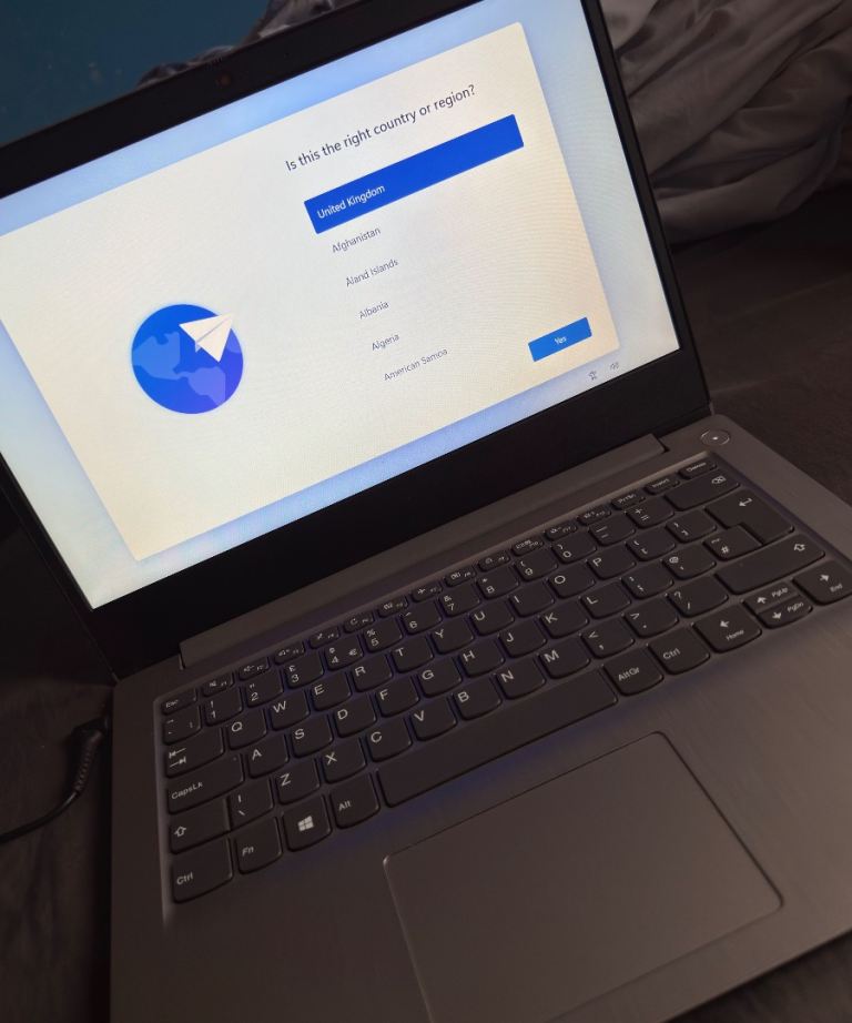 Lenovo ThinkPad 3 81WA | Intel Pentium 2.4 GHz | 4GB DDR4 | 128GB SSD